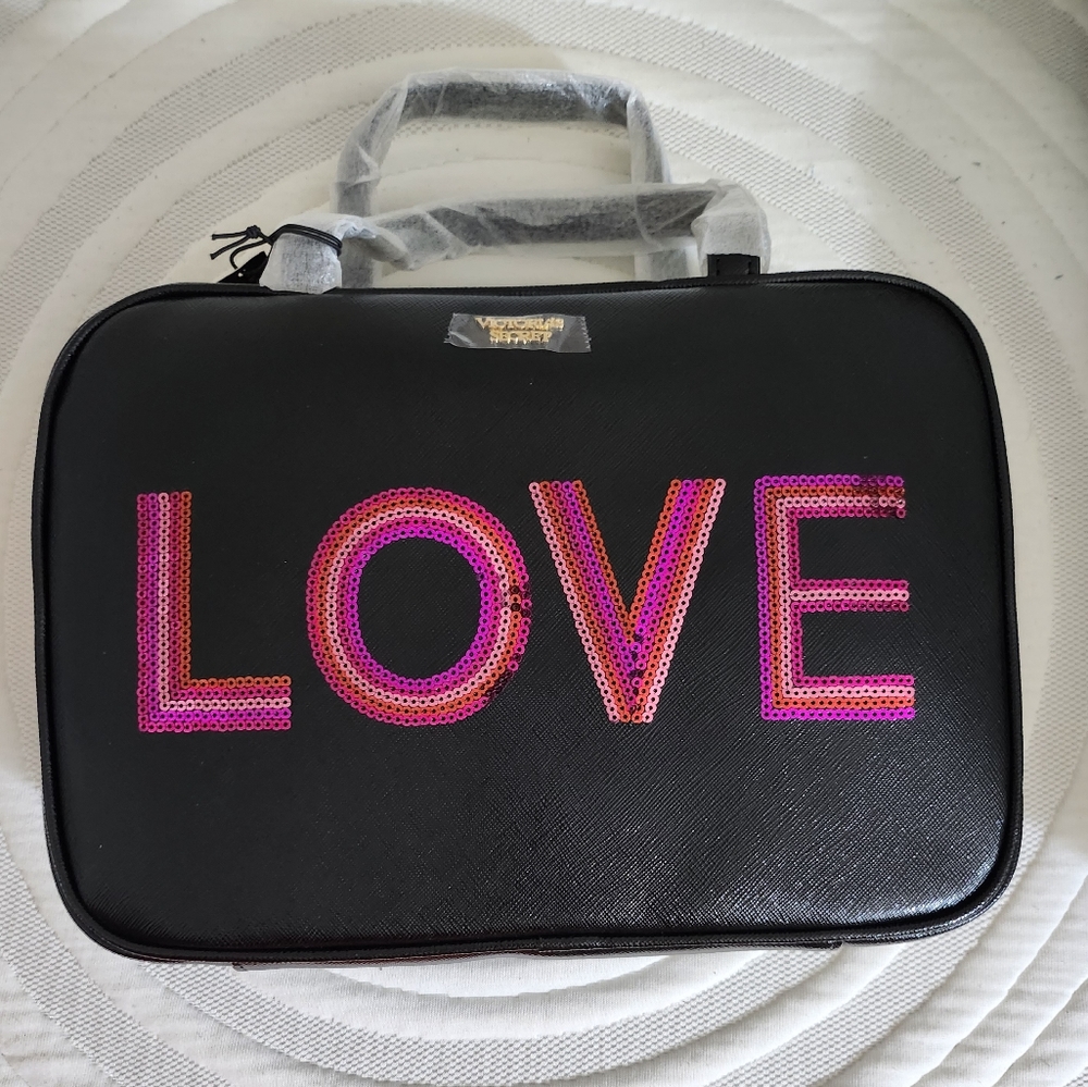 VS LOVE Jetsetter Travel Case